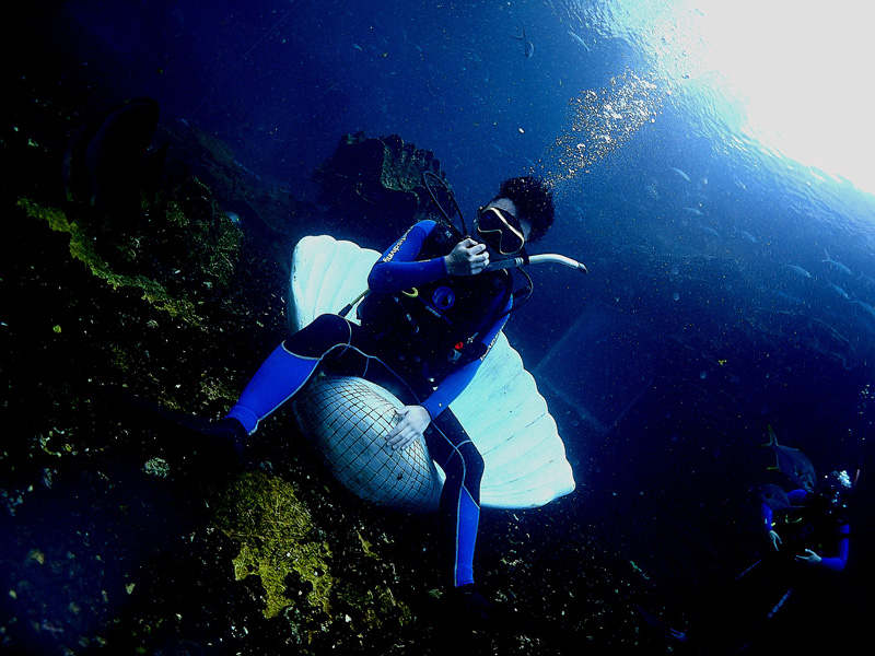 如何控制中性浮力？