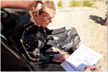 原來你是這樣的潛水員妹子！